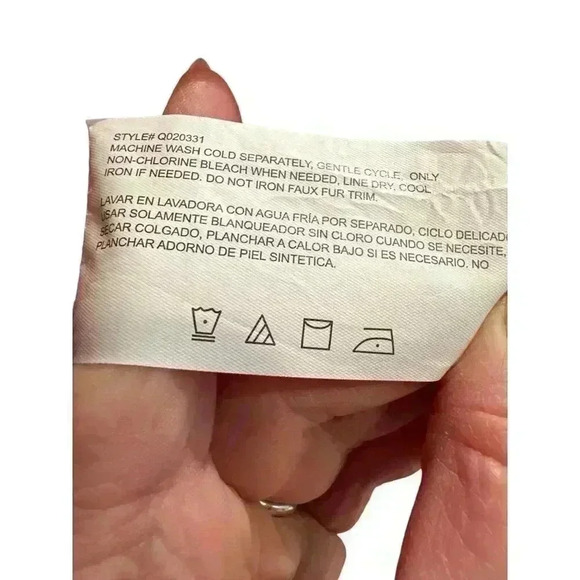 Nautica Puffer Jacket in Red with Faux Fur Hood Size L, EUC - Picture 8 of 9